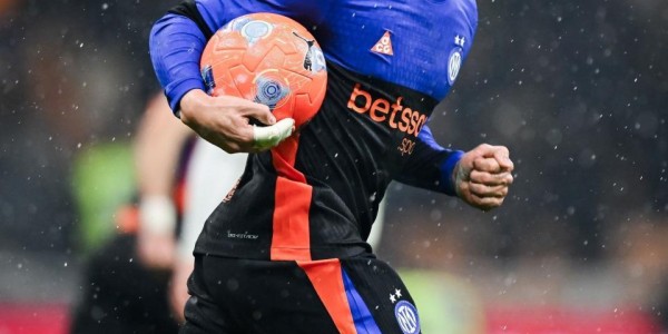 开云体育-0-2到6-2！国米让二追六踢疯了！登贝莱救主，大巴黎绝杀夺回榜首