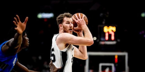 Kaiyun sports-【现场】球迷归来注入能量 年轻马刺延续揭幕战佳绩