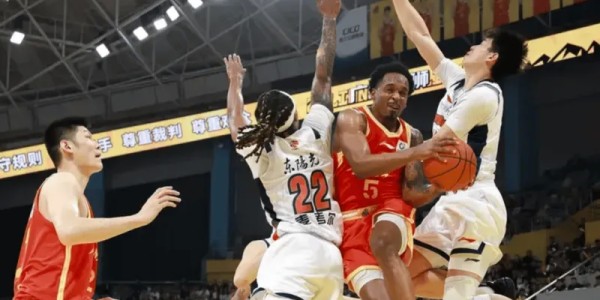 网页版登录入口地址-小巴里-布朗全场21中7，三分8中2得到21分3篮板3助攻2抢断