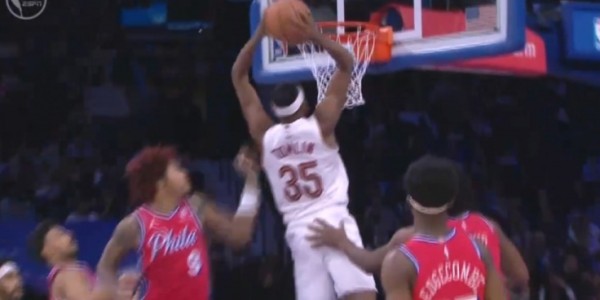 Kaiyun sports-追回来了！汤姆林切入接泰森妙传双手砸扣2+1