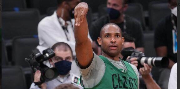 开云体育-36岁霍福德享受比赛：我会全力以赴