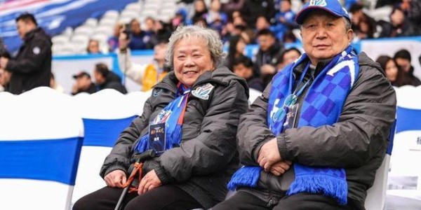 APP下载-负重前行 绽放申城，上海申花足球俱乐部出征新赛季