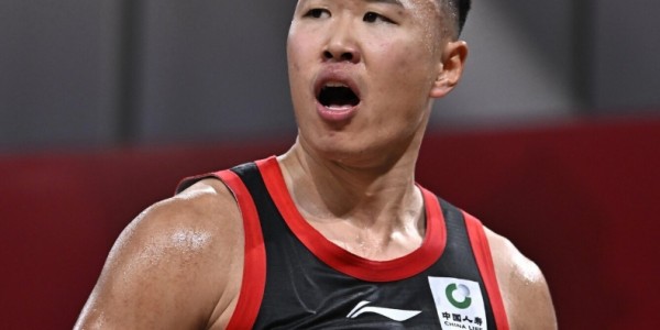开云娱乐-CBA官方：贺希宁首次当选常规赛MVP+入选一阵 成深圳队史首人