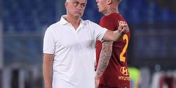 娱乐平台-多打1人不会踢？红卡带来开门红，穆氏罗马极致好戏