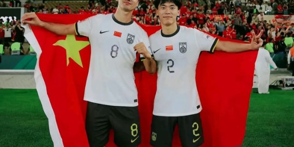 官方网站-三个新疆娃，在国字号生根发芽|国家队|拜合拉木|木塔力甫|吾米提江|U23_新浪体育_新浪新闻