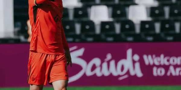 官方网站-三个新疆娃，在国字号生根发芽|国家队|拜合拉木|木塔力甫|吾米提江|U23_新浪体育_新浪新闻