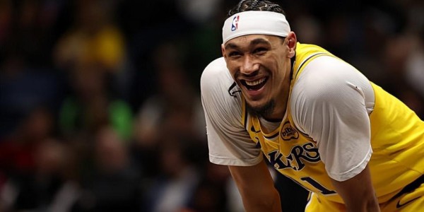 官方网站-看起来与两大核心的兼容度非常高？但湖人替补中锋毕竟能力有限啊